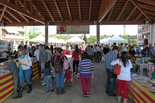 Sant Jordi plaça porxada