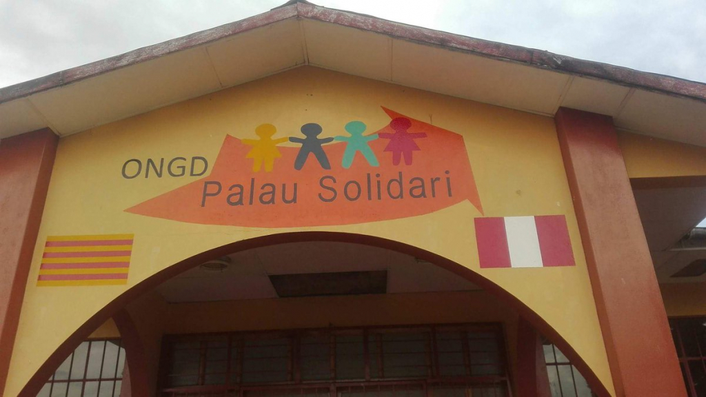 Façana Escola Palau Solidari Perú