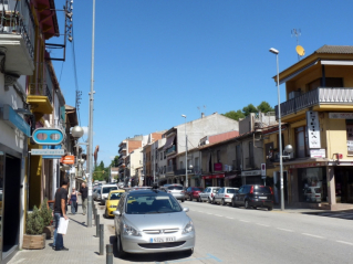 Avinguda Catalunya comerços.jpg