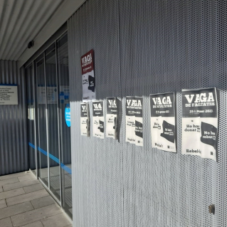 Cartells Vaga façana CAP Palau ret ret.jpeg