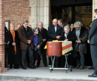 CULTURA 1 Enterrament Ramon Folch 4 gener 2019.jpeg