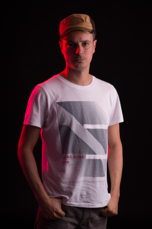 DJ Santi Fabian 1.jpg
