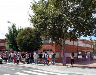 Escola folch torres vorera ampliada.jpg