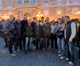 Pagesos a la plaça Sant Jaume 7 febrer 2024 ret.jpg