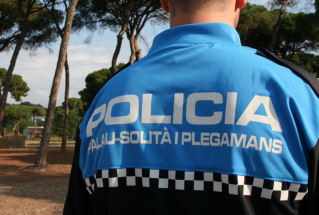 Policia Local d'esquena.jpg