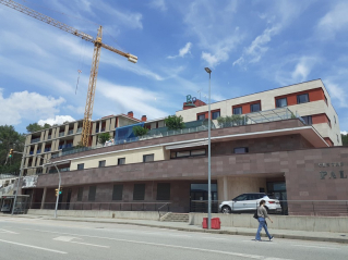 Residencial Palau façana juny 2020 B ret.jpg