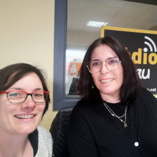 Selfie Patricia Freire i Sira Riera Palau a Debat 12.01.2023 ret.jpeg